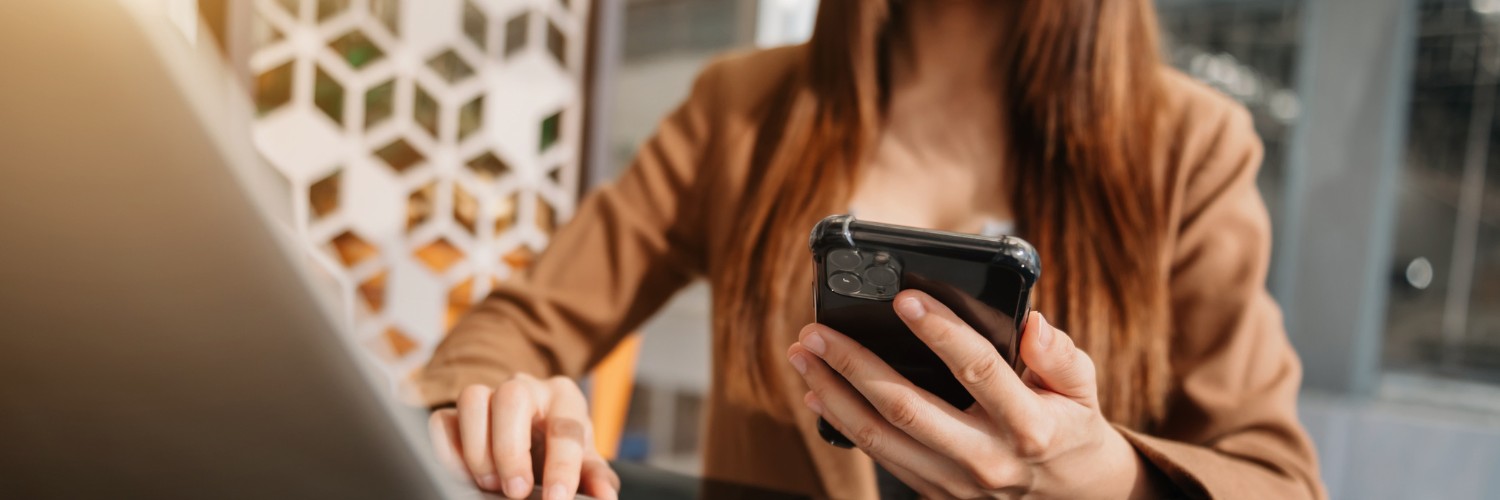 Omnichannel w sprzedaży samochodów w 2025 roku: praktyczny przewodnik dla handlowca